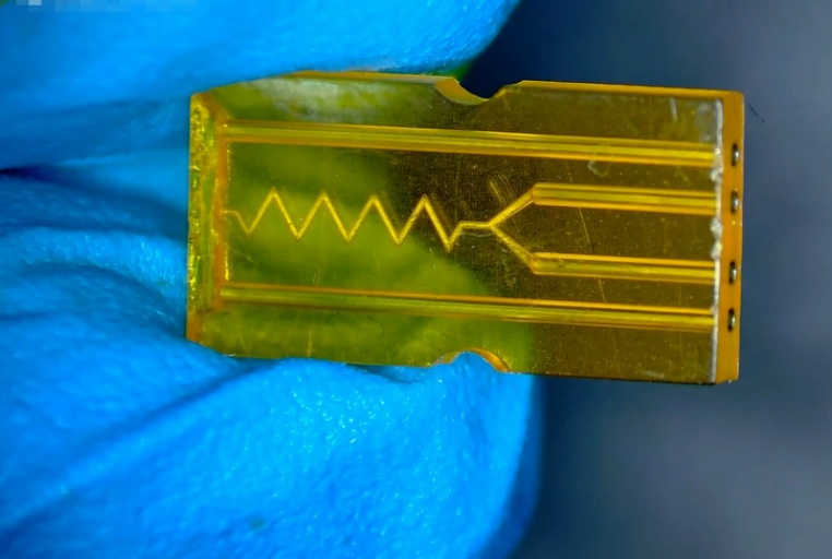 塑料激光焊接機(jī)采購成本分析：2025年省錢指南與關(guān)鍵因素解析