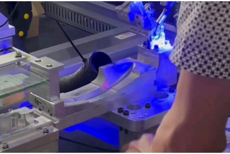 塑料激光焊接機系統(tǒng)集成方案：提升生產(chǎn)效率與產(chǎn)品一致性