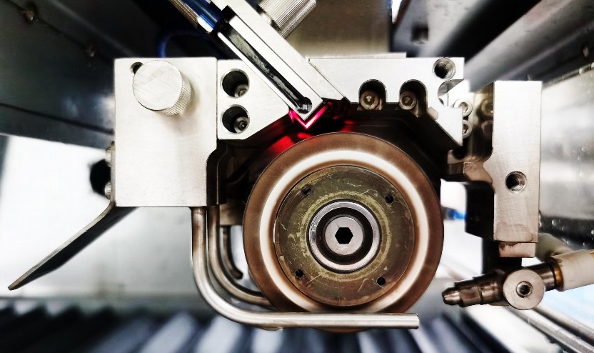 精密劃片機如何避免劃偏與錯位