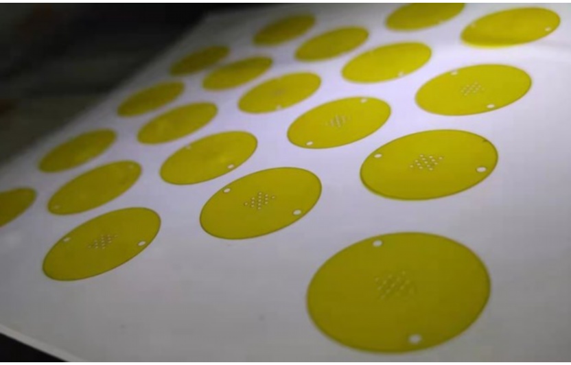 激光模切機在FPC柔性電路板行業(yè)的應(yīng)用