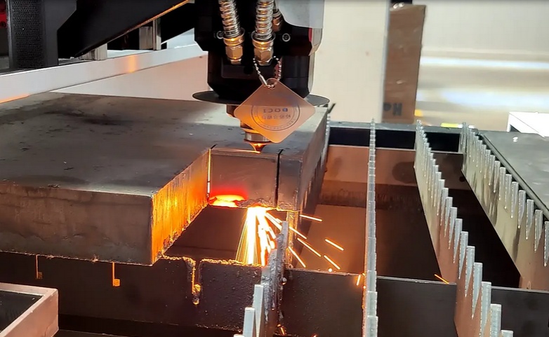 小幅面激光切割機(jī)與等離子微切割技術(shù)深度對比