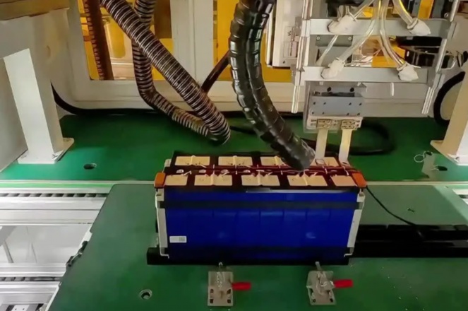 光纖激光焊接機(jī)與CCD視覺聯(lián)動調(diào)試案例