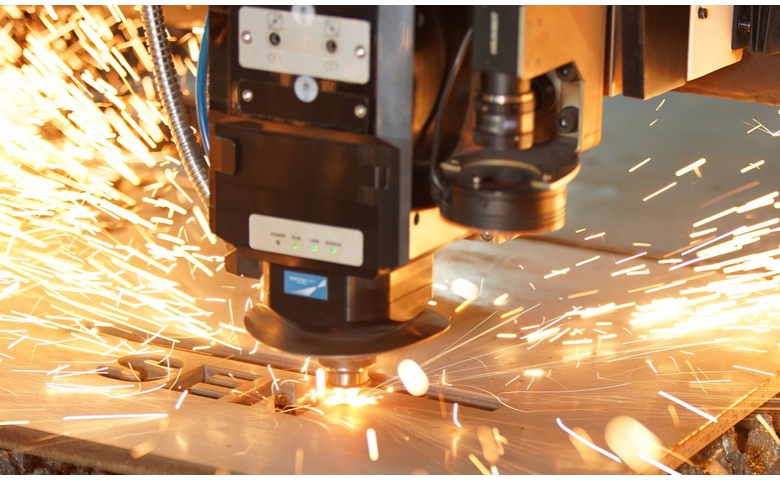 鋁基板激光切割機(jī)國(guó)內(nèi)外品牌對(duì)比：進(jìn)口與國(guó)產(chǎn)優(yōu)勢(shì)分析