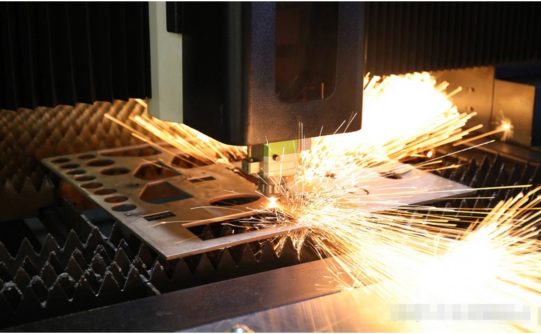 激光膜切機與精密機的價格差異分析