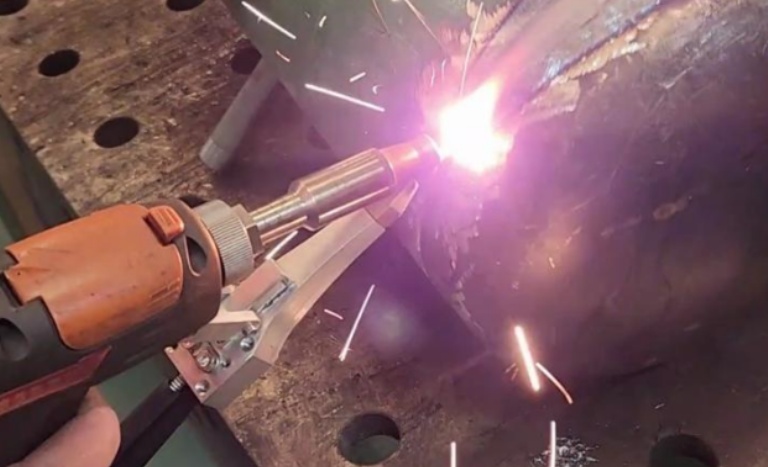 為什么精密激光焊接機(jī)比光纖焊接機(jī)貴？